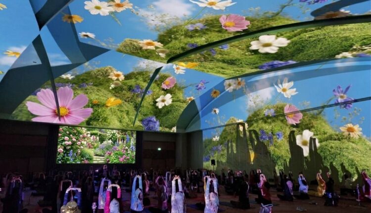 Aryaduta gelar Cinematic Yoga "garden Of Stillness".