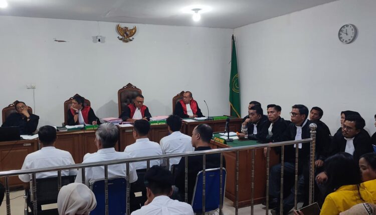 Enam terdakwa perkara dugaan korupsi Kredit Usaha Rakyat (KUR) Bank Sumsel Babel Capem Semendo resmi dituntut oleh Jaksa Penuntut Umum (JPU) di Pengadilan Negeri Palembang.