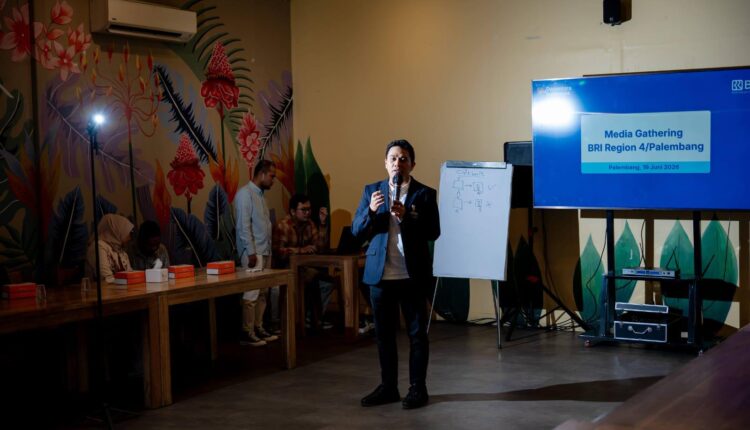 BRI Region 4 Palembang menggelar pelatihan jurnalistik sebagai upaya meningkatkan kompetensi dan daya saing media lokal di era transformasi digital.