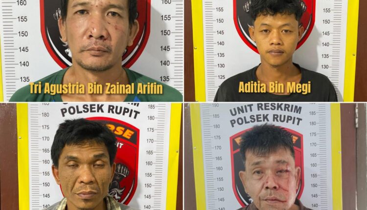 Para pelaku yang berinisial TA (41), A (22), H (40), dan NY (57) diamankan bersama barang bukti berupa 500 meter kabel aluminium beserta peralatan pemotong setelah sempat buron usai melancarkan aksinya di Desa Maur Baru, Kabupaten Musi Rawas Utara (Muratara), Sumatra Selatan.