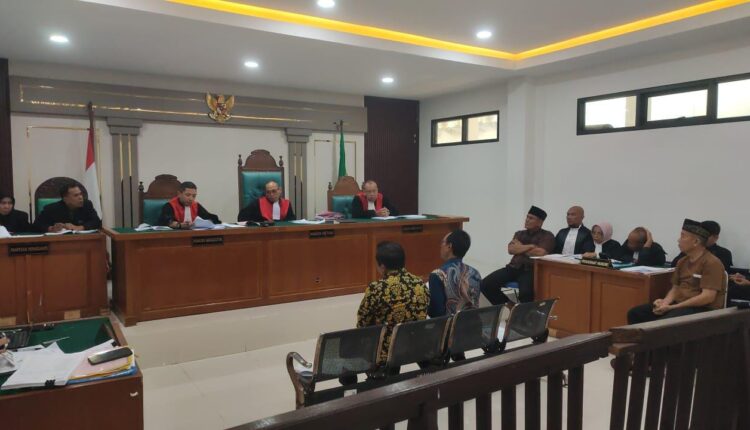 Majelis Hakim yang diketuai Sangkot Lumban Tobing memimpin sidang lanjutan perkara dugaan korupsi penyaluran Kredit Usaha Rakyat (KUR) Bank Syariah Indonesia (BSI) di Pengadilan Tipikor PN Palembang.